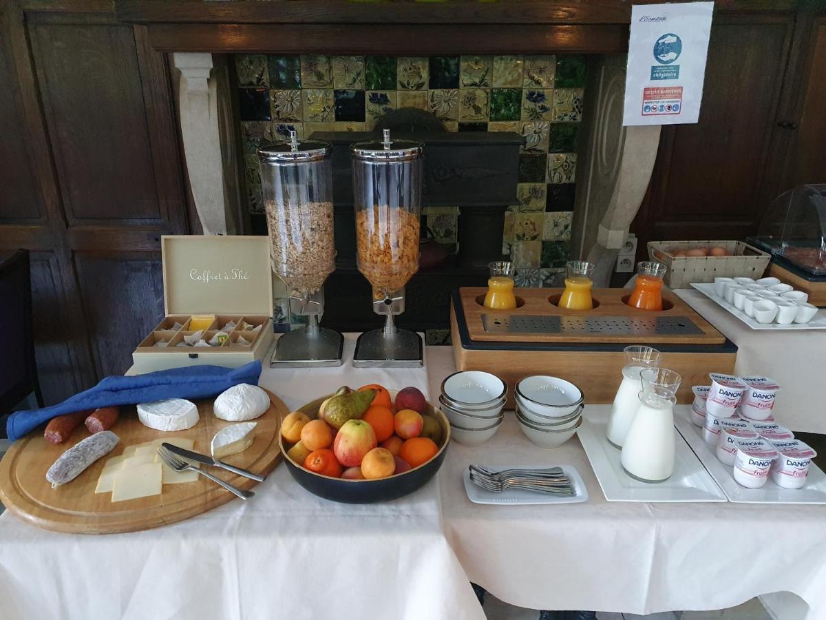 Logis L'Ermitage, Bistrot Des Saveurs Houffalize Exteriör bild