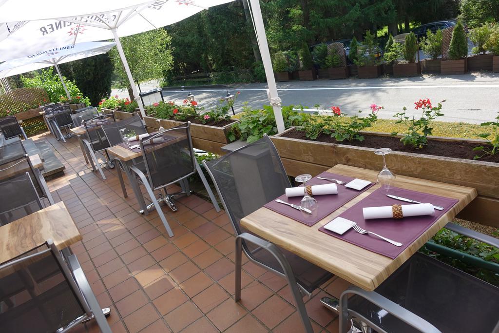 Logis L'Ermitage, Bistrot Des Saveurs Houffalize Exteriör bild
