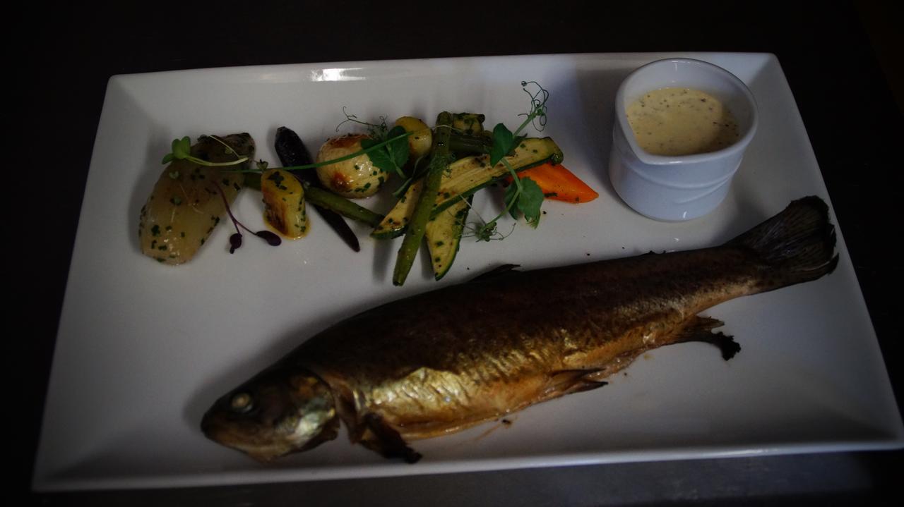 Logis L'Ermitage, Bistrot Des Saveurs Houffalize Exteriör bild