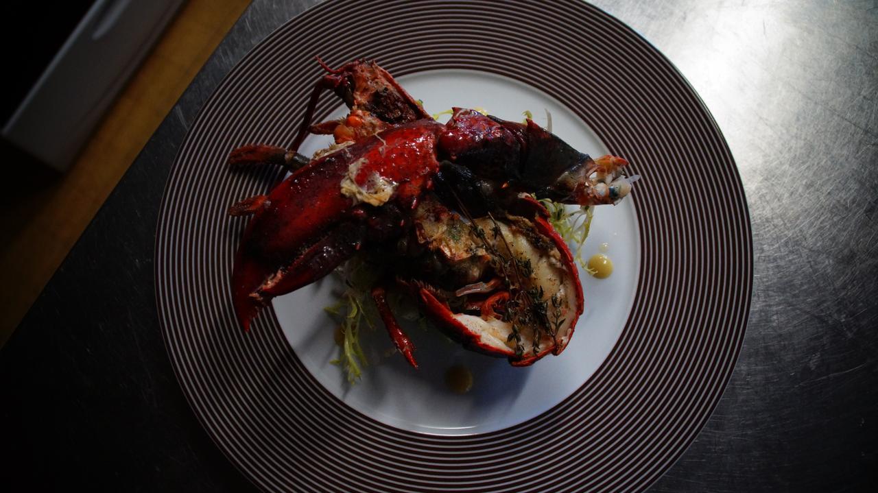 Logis L'Ermitage, Bistrot Des Saveurs Houffalize Exteriör bild